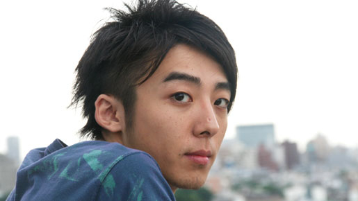 エネオス電気cmの運転席の意気地なし男は誰 声は俳優の高橋一生 フラワーブログ