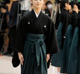 らんぜけいと(蘭世惠翔)成績や年齢と本名は？美人男役の身長も調査！